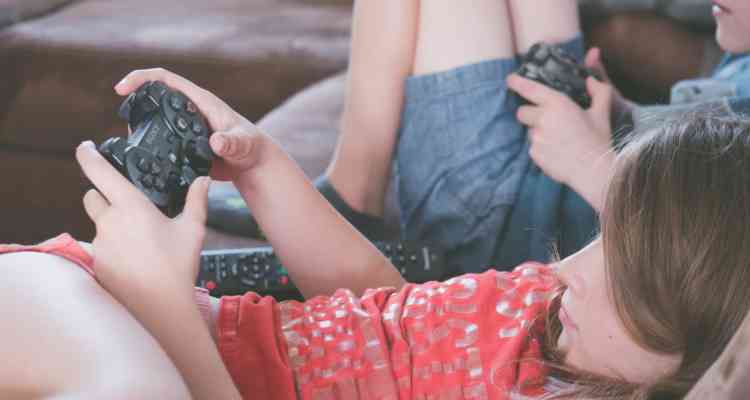Negative Effects of Your Child Being a Gadget Freak