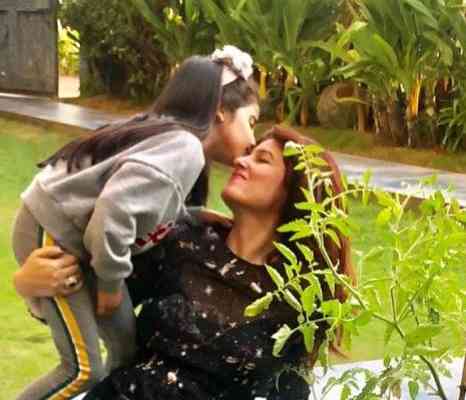 Twinkle Khanna with daughter