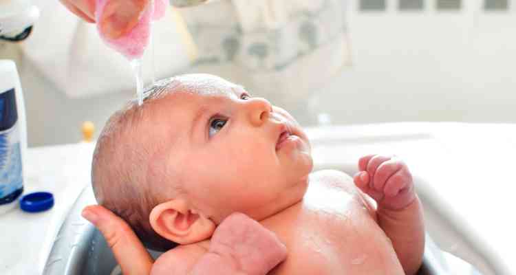 Reasons why you should delay your newborn’s first bath